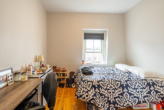 Building Photo - 745 Somerville Ave