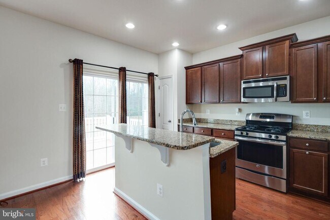 Building Photo - 2939 Sedgemore Pl