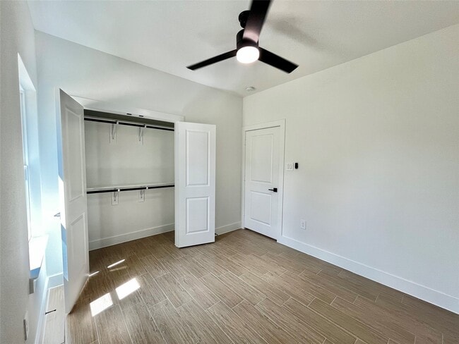 Building Photo - 5710 Delmack St