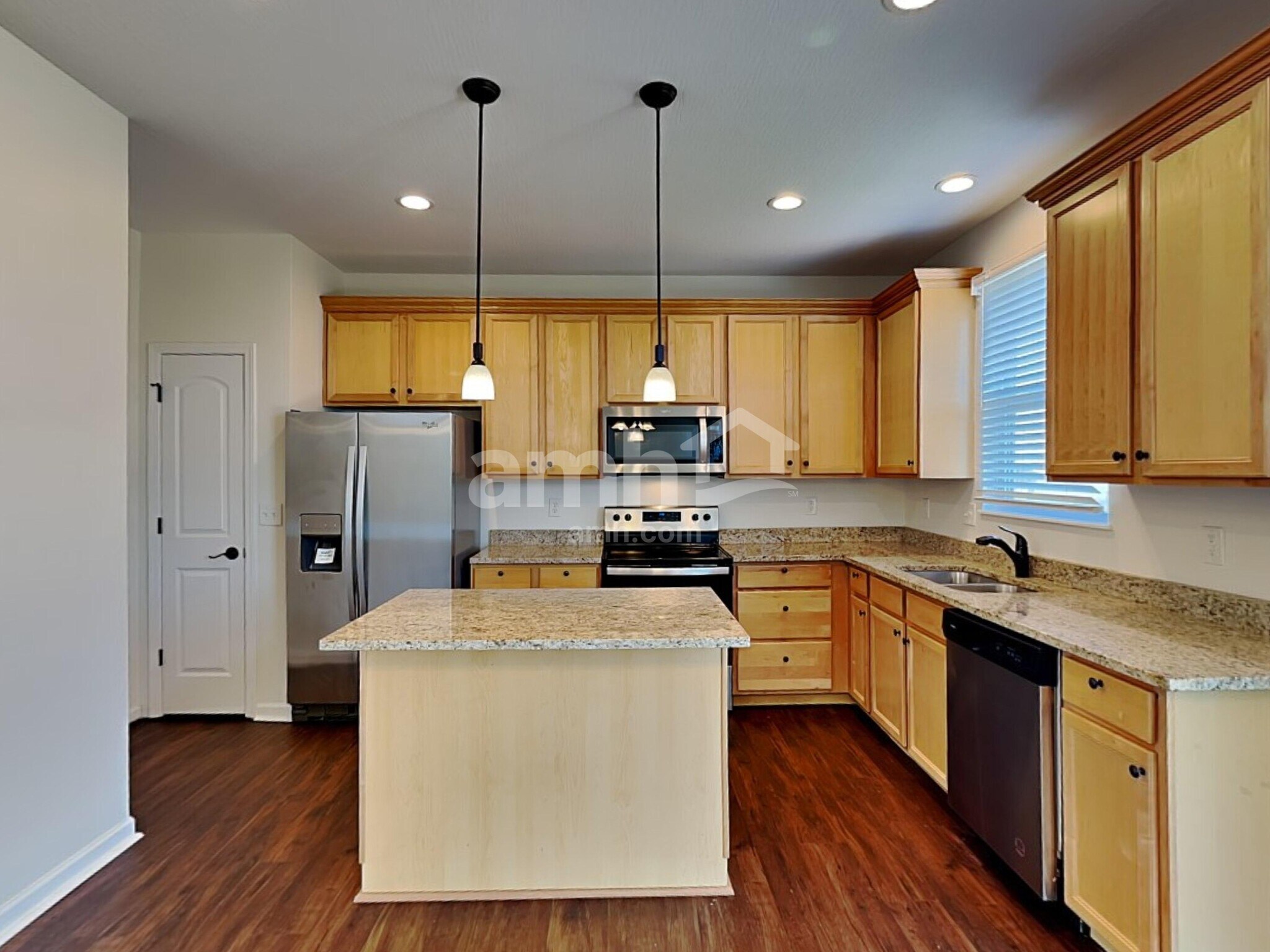 Building Photo - 206 Honey Locust Ln