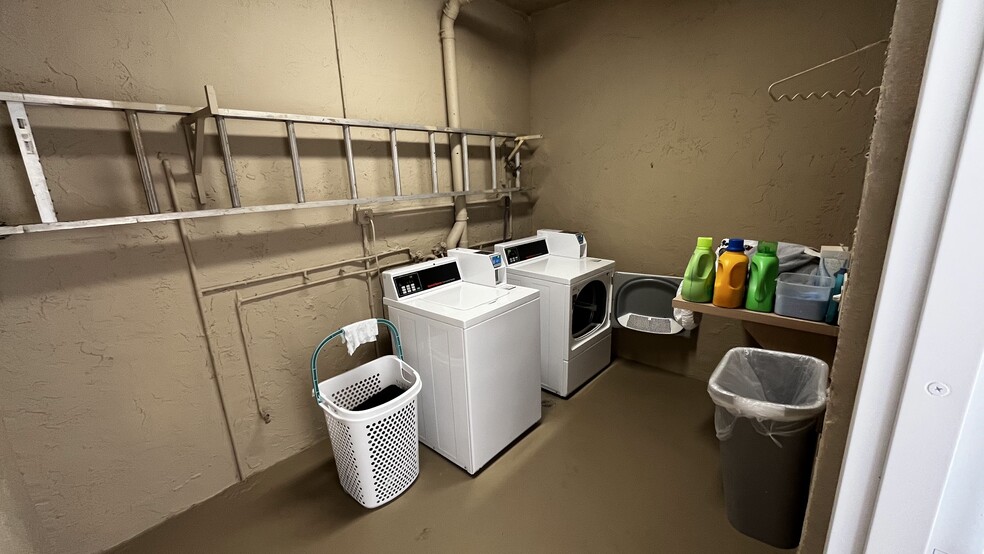 Building Photo - 7850 Camino Real