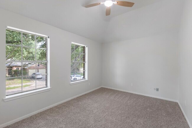 Building Photo - 1815 Moston Dr