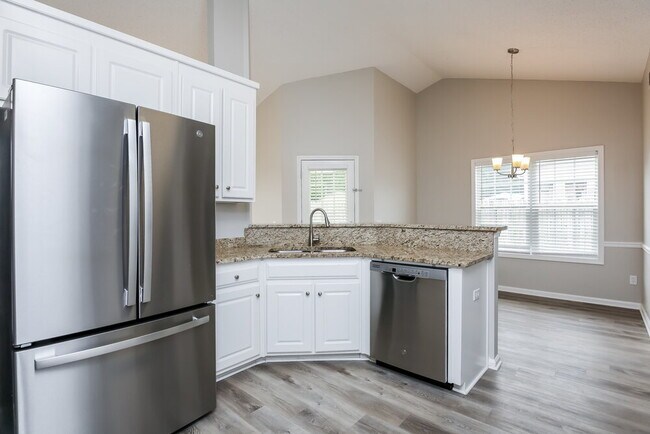 Building Photo - 257 Natchez Cir