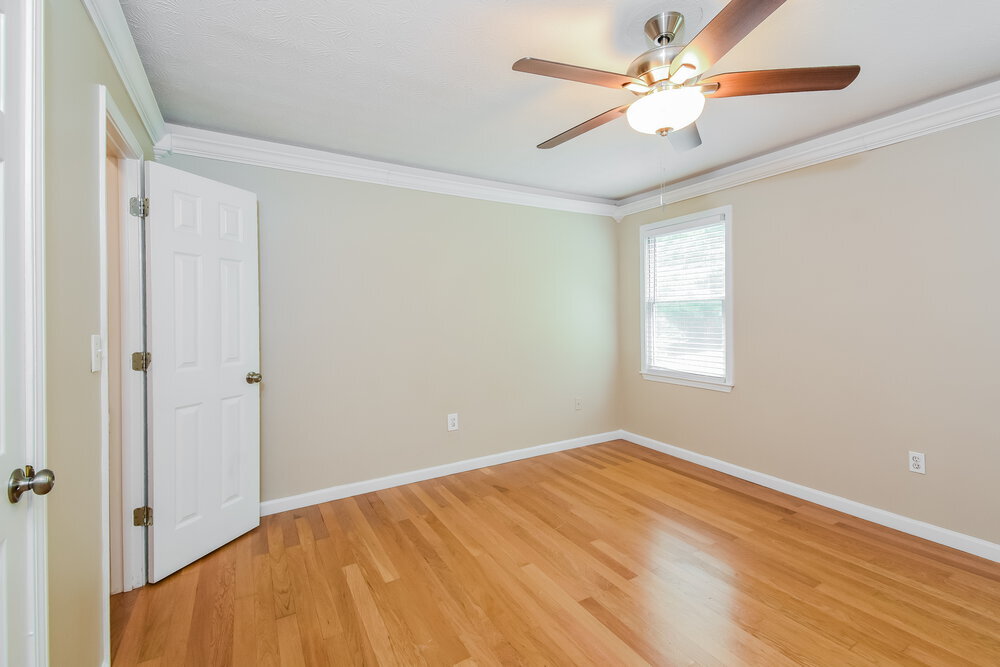Building Photo - 134 Oak Landing Dr S