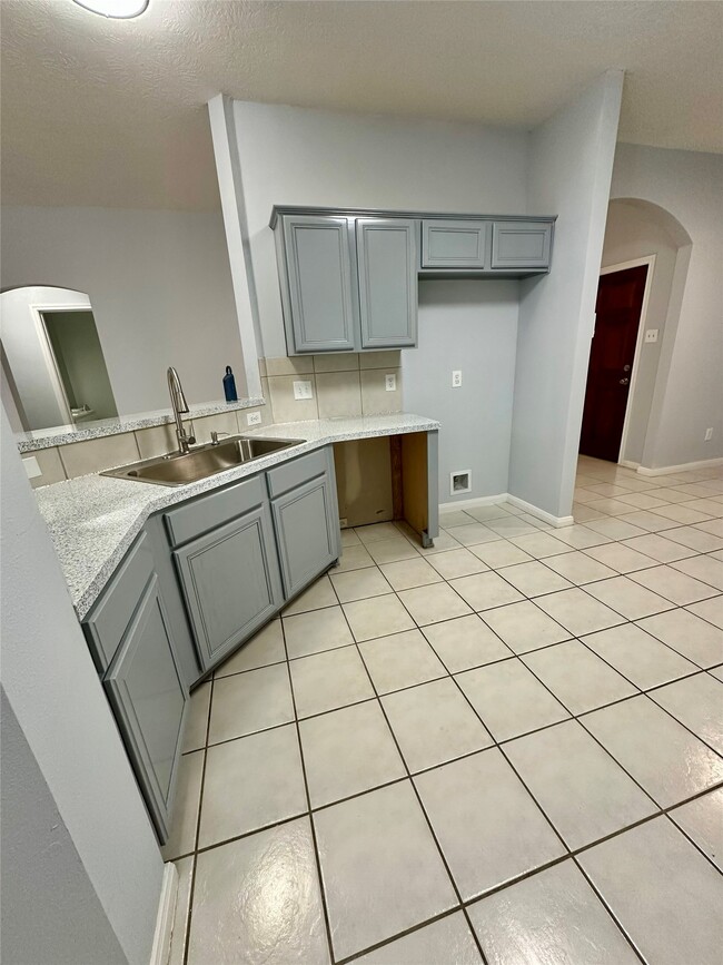 Building Photo - 8810 Barron Wood Cir E