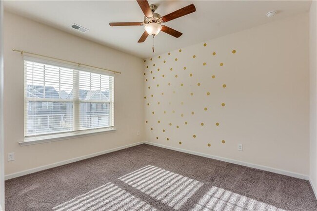 Building Photo - 5317 Burrus Ln