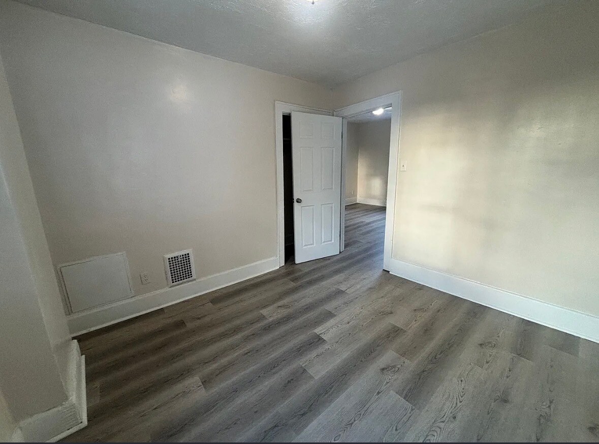 Building Photo - 254 Hillside Ave