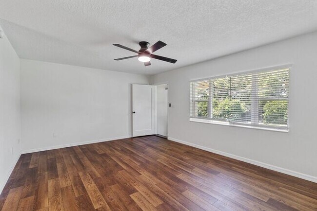 Building Photo - Charming Dade City Home for Lease!