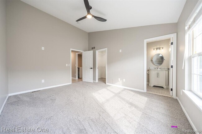 Building Photo - 1285 16th St