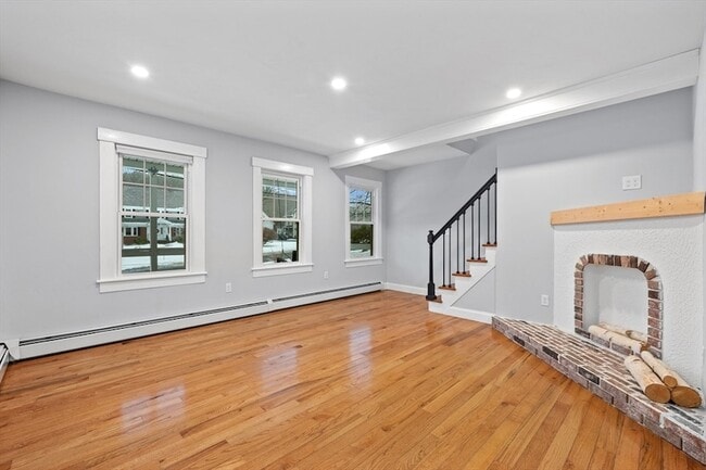 Building Photo - 656 Grove St