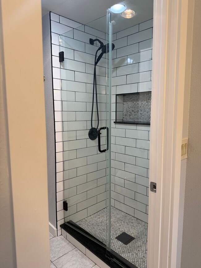 Building Photo - 19117 Ballinger Way NE