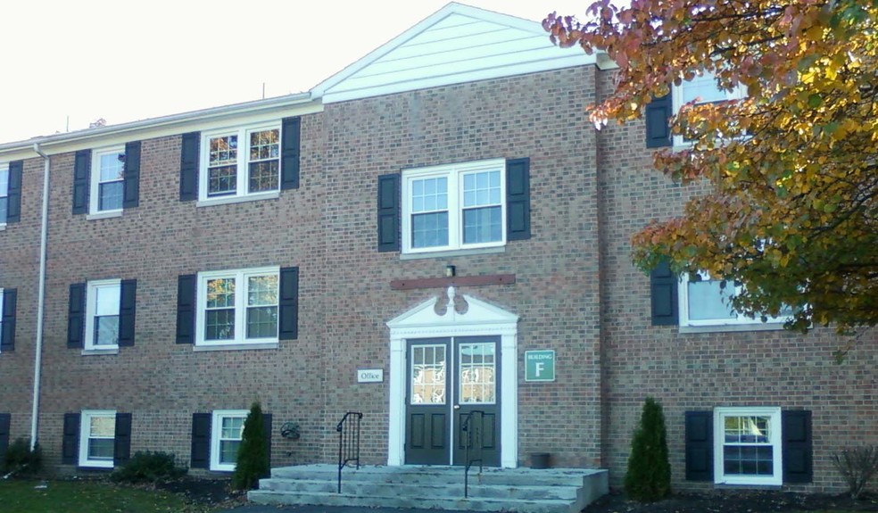 Primary Photo - Valley View Apartments