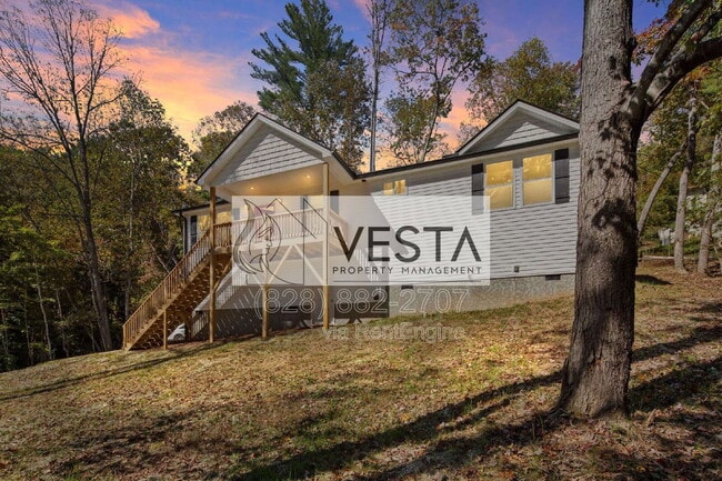 Primary Photo - 2506 Turnpike Rd