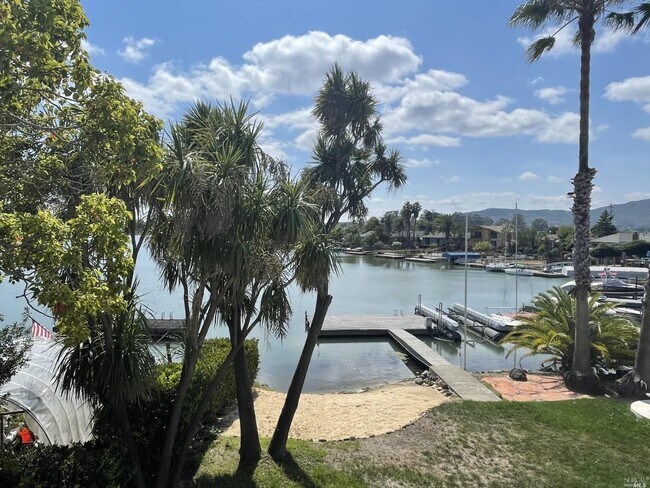 Building Photo - 124 Montego Key