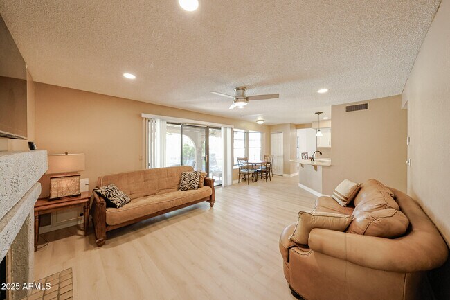 Building Photo - 5440 W Beryl Ave