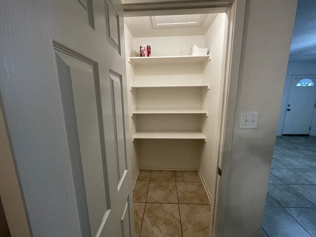 Building Photo - 2 Bed/1 Bath in Pleasanton, TX