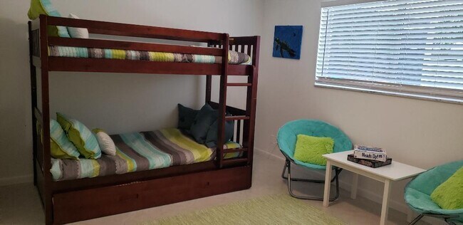 Building Photo - 1150 Emerald Ln