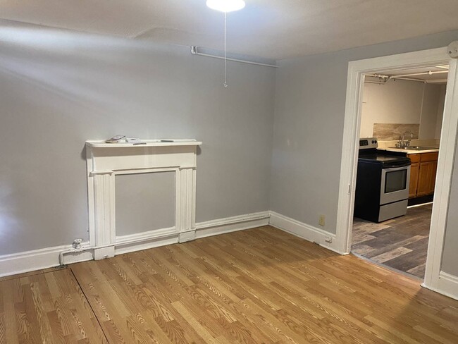 Building Photo - 516 4th St