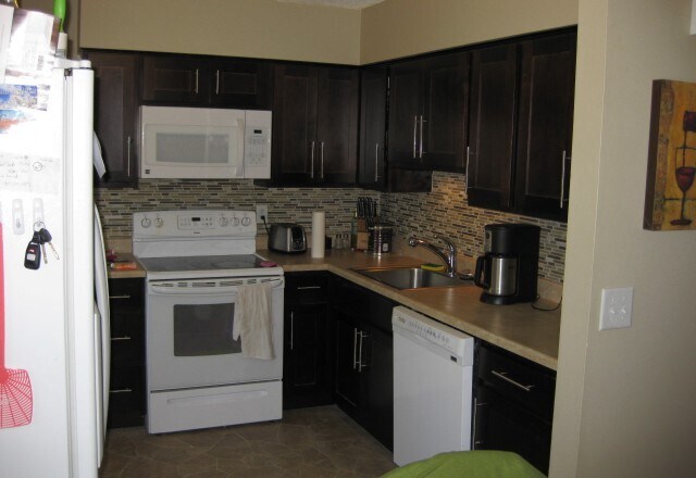 Building Photo - 2125 Hollywood Blvd