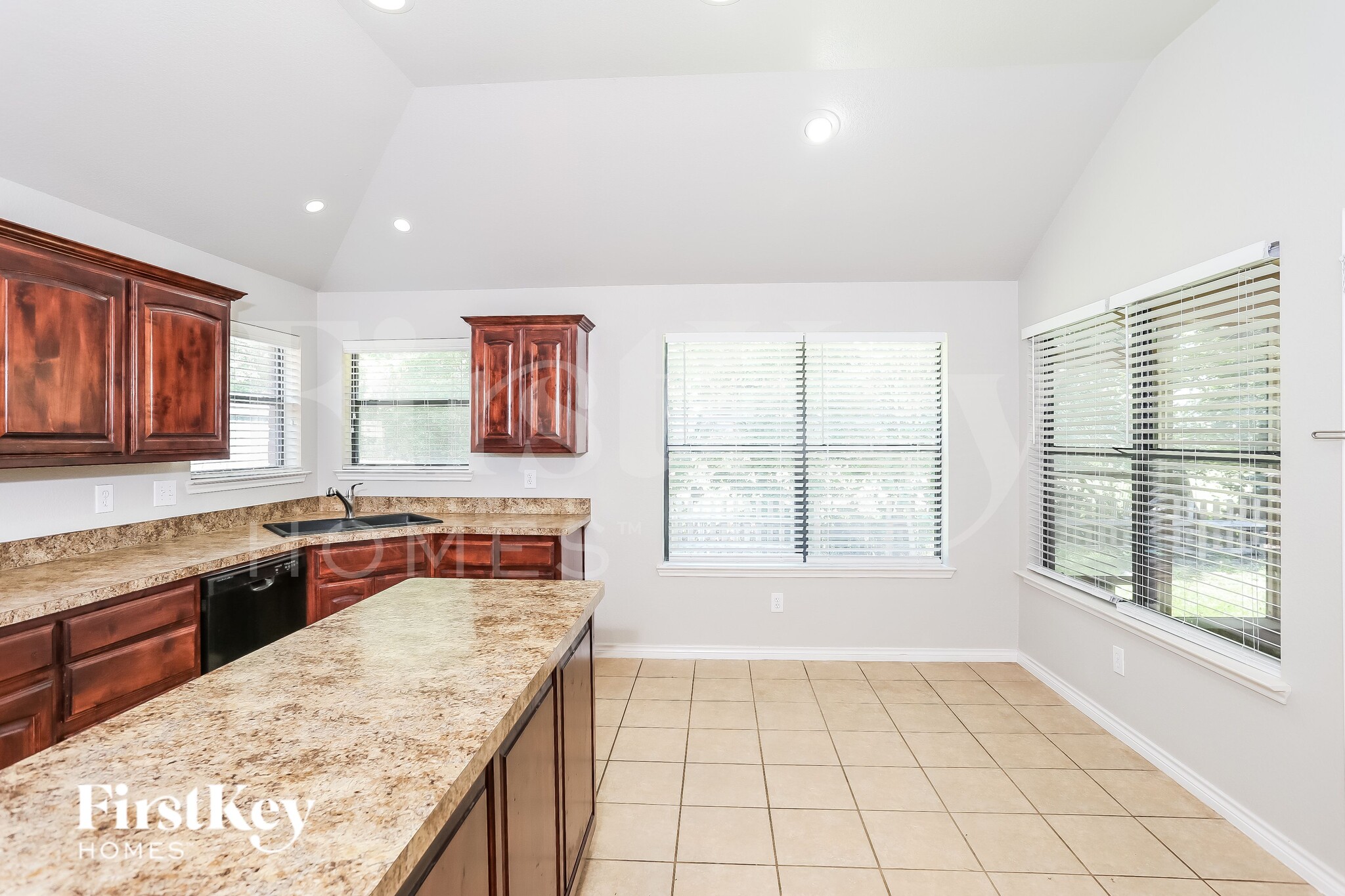 Building Photo - 2213 Brandy Dr