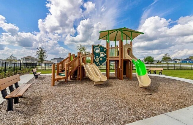 Building Photo - 1136 Papaya Cir.