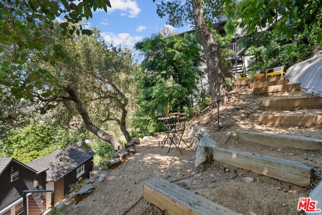 Building Photo - 8316 Maple Dr