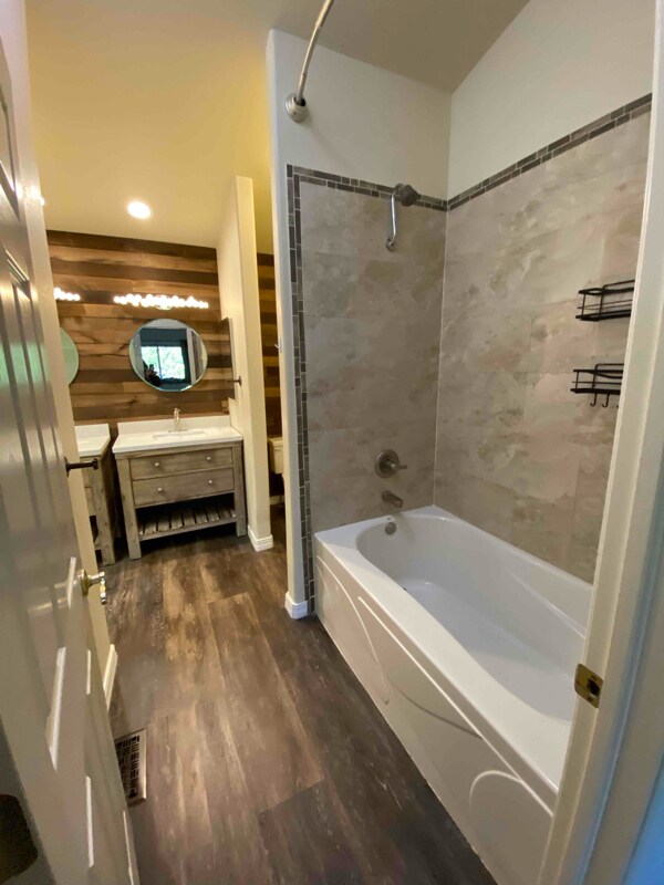 Building Photo - 2118 Alpine Shadows View