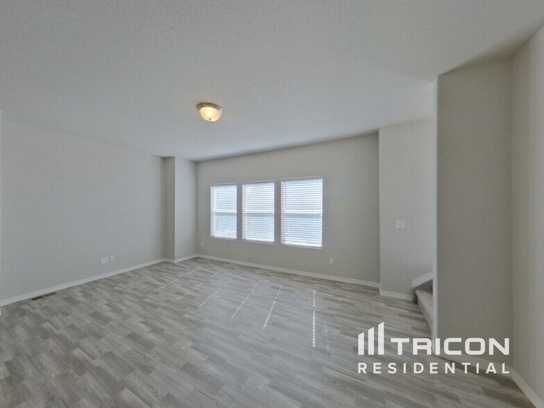 Building Photo - 818 Grissom Dr.