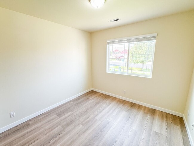 Building Photo - Amazing single level Rancher in Post Falls
