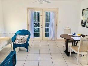 Building Photo - 4230 SW 11th St