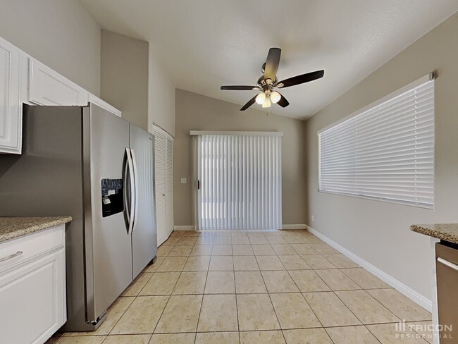 Building Photo - 2704 Purple Root Dr