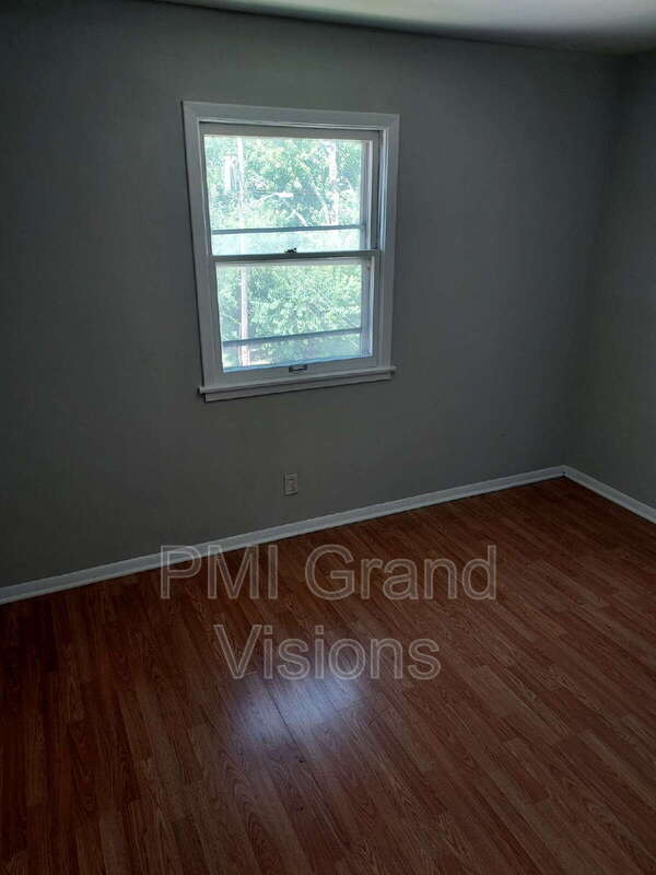 Building Photo - 340 N Monroe St