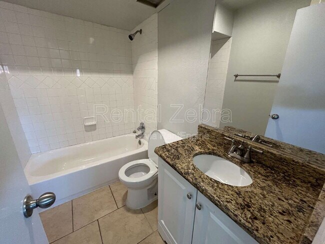 Building Photo - 2939 Longmeade Dr