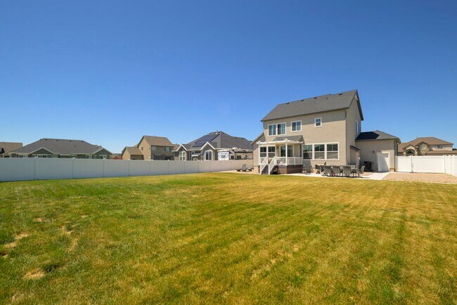 Building Photo - Beautiful Home In Clinton Area!