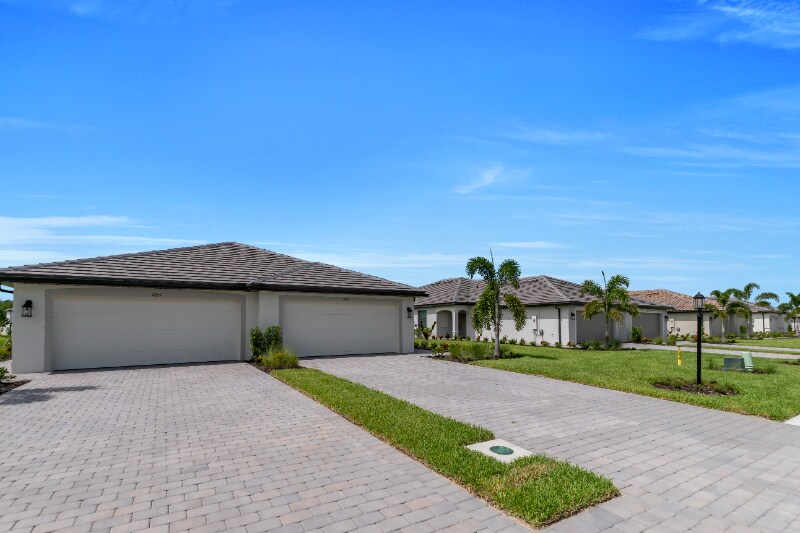 Building Photo - 19553 Hinkley Dr