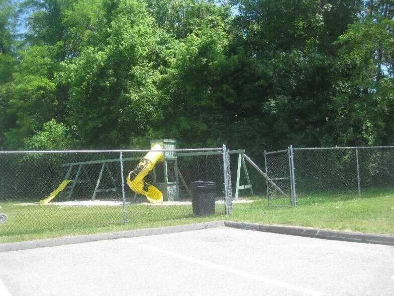 Building Photo - 35 Westgate Rd