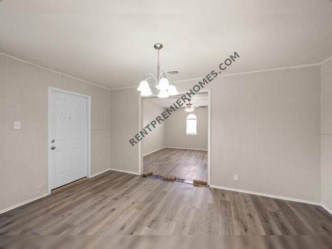 Building Photo - 2510 S Fielder Rd