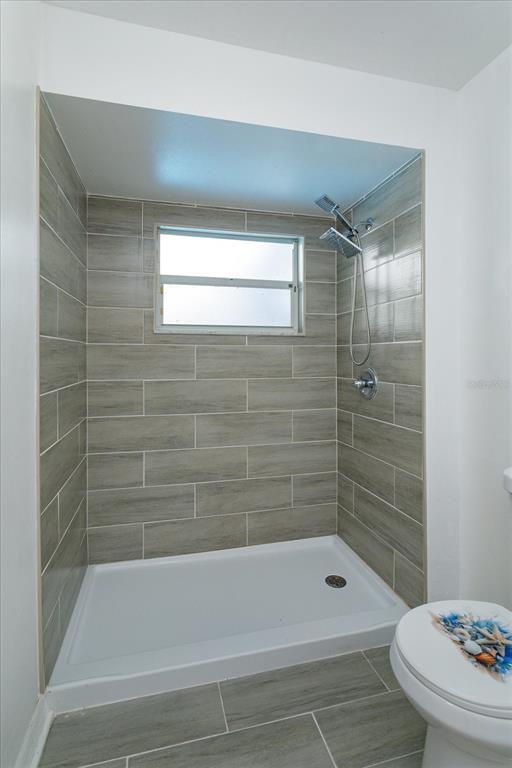 Building Photo - 5955 Kenlyn Ct