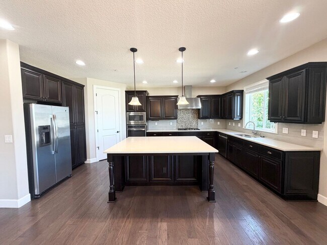 Building Photo - Beautiful 5 Bedroom with Den/Office and Large Bonus Room in Bethany Ridge!!!