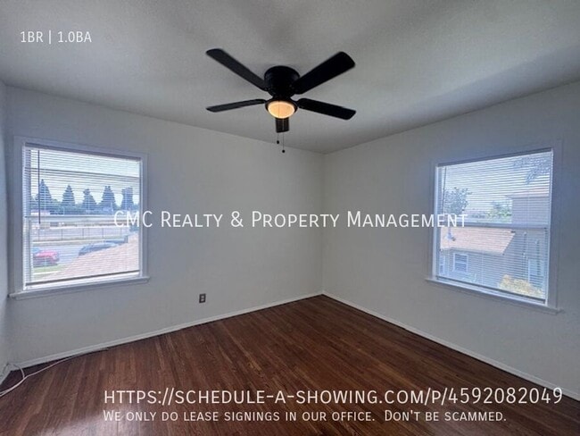Building Photo - 4841 1/2 Clark Ave-