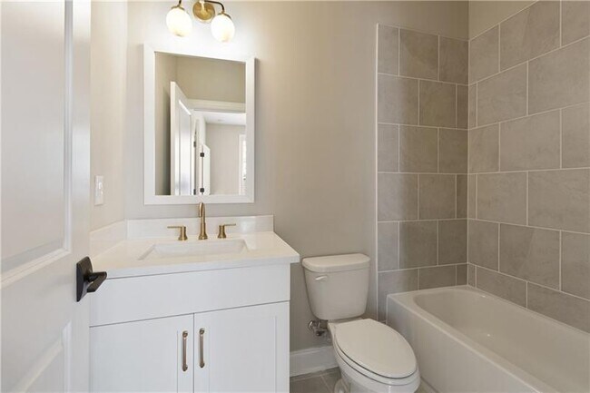 Building Photo - 439 Burton Dr