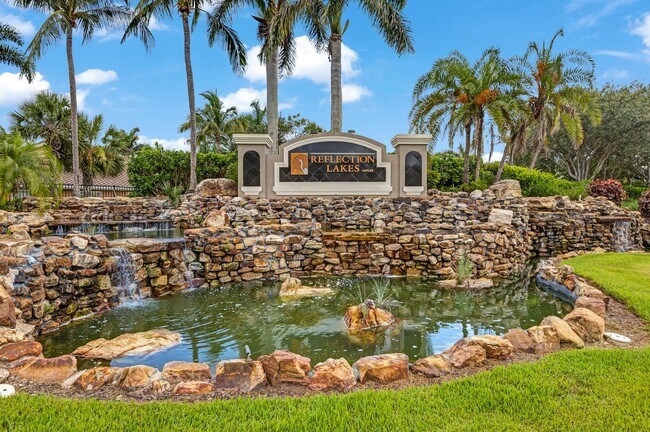 Building Photo - ** REFLECTION LAKES ** 4 BED / 2 BATH - PO...