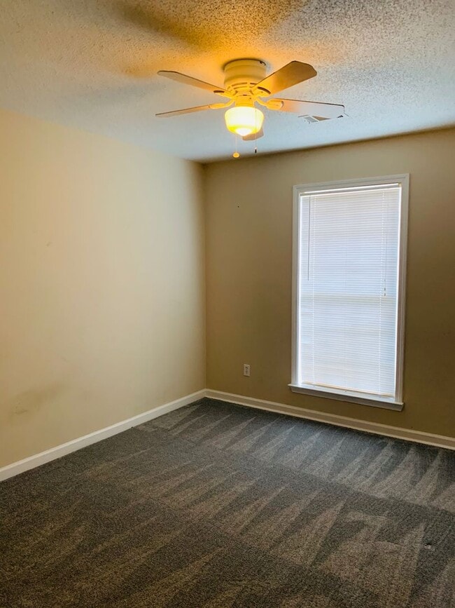 Building Photo - Douglasville Rental