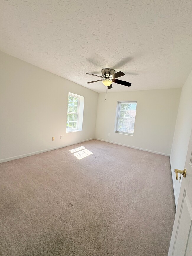 Building Photo - 24 Rosette Ln