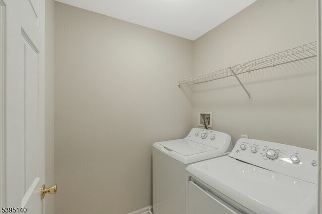 Building Photo - 105 Wallace Ct