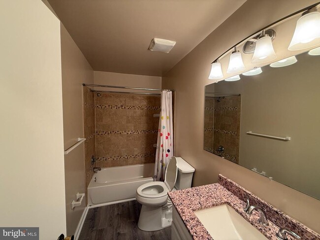 Building Photo - 8625 Reinecke Ct