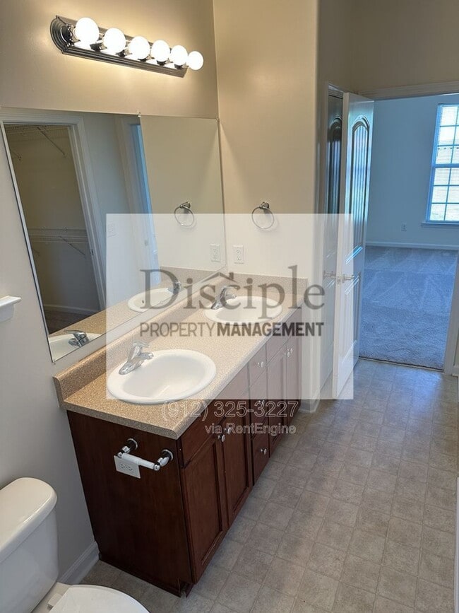 Building Photo - 20 Wesleyan Dr