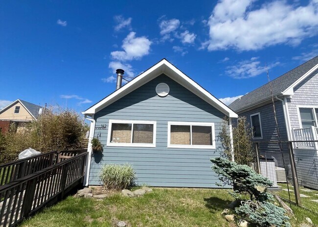 Primary Photo - 142 Bungalow Ln
