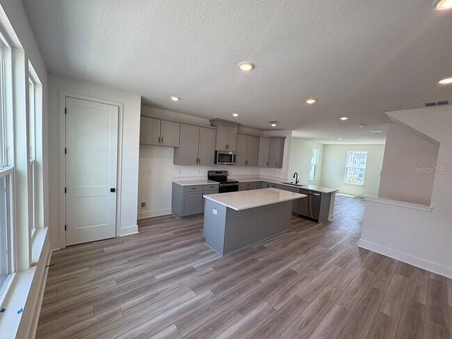 Building Photo - 15147 Groveside Rd