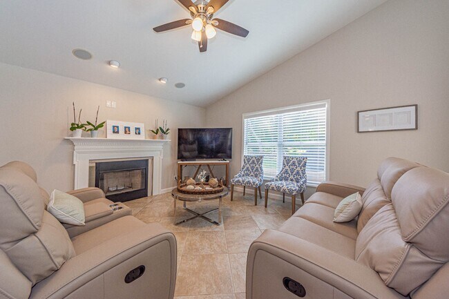 Building Photo - 2225 Silver Sands Ct